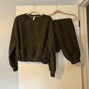 Nap Olive Green Sweatshirt and Joggers Set, Size S
